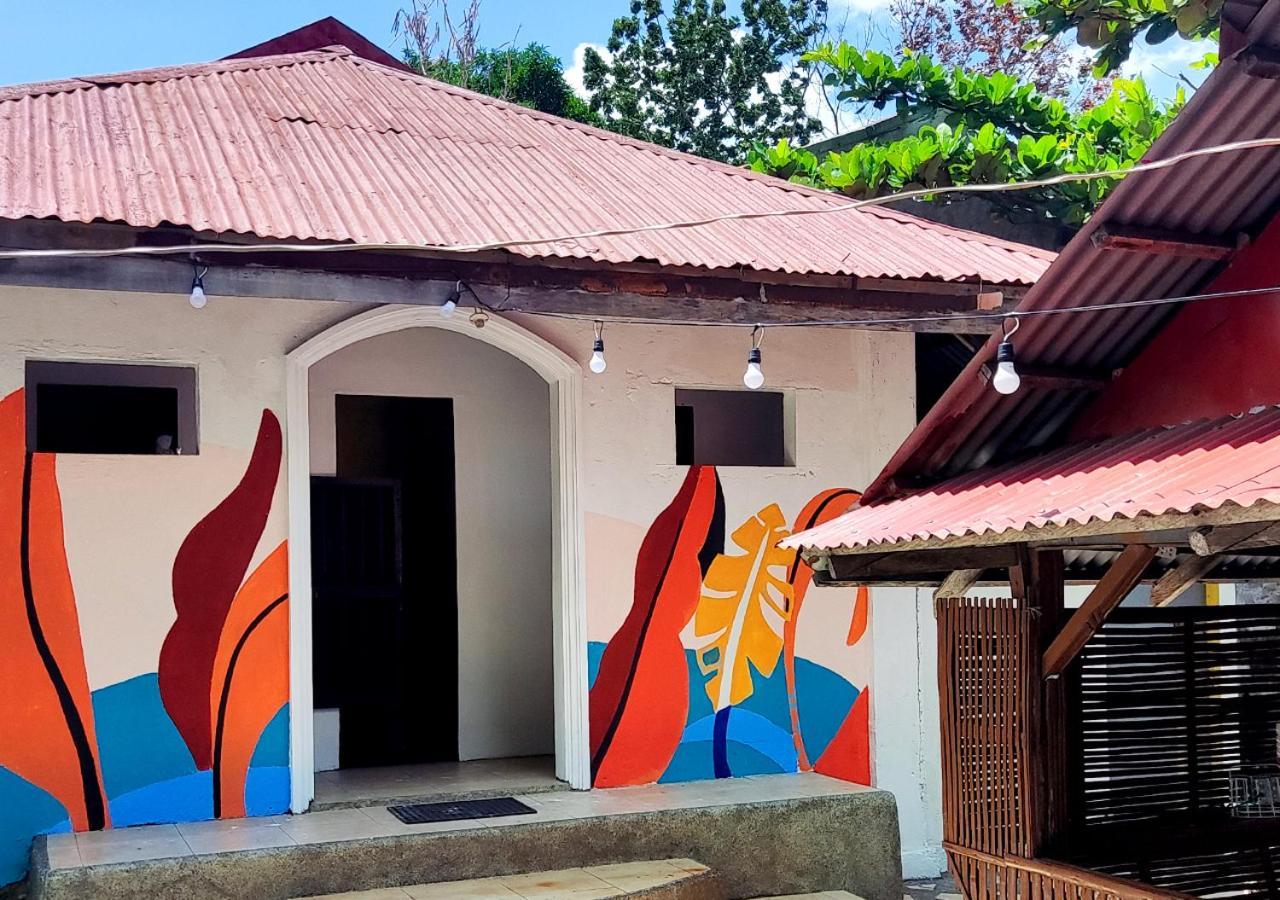 Leynes Taal Lake Resort And Hostel Tanauan  Dış mekan fotoğraf